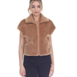 Teddy tan Olivero Faux Fur Vest new with tags size large